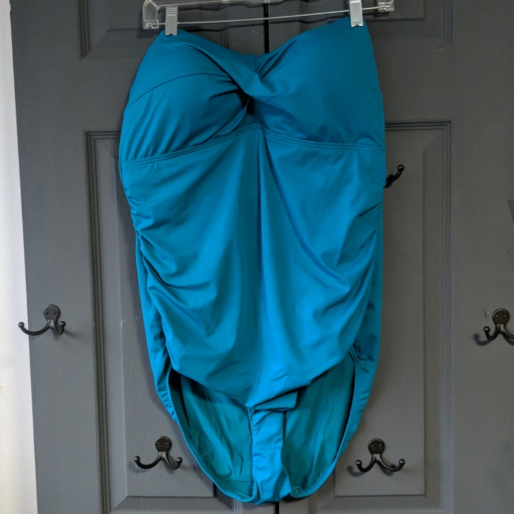 NFSD52023 Loft Beach One Piece Bandeau Swim Suit Size 16 🆕